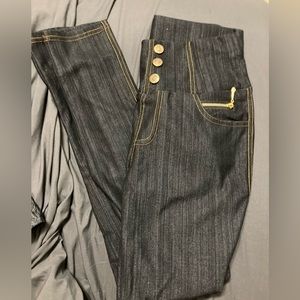 Brand new begging. Wore once. Super comfy. Just not my style.